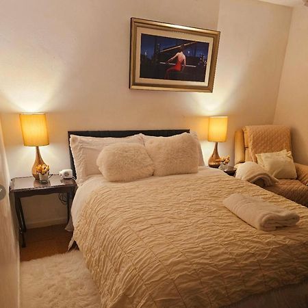 Cuisinease Apartment Ollerton Ngoại thất bức ảnh