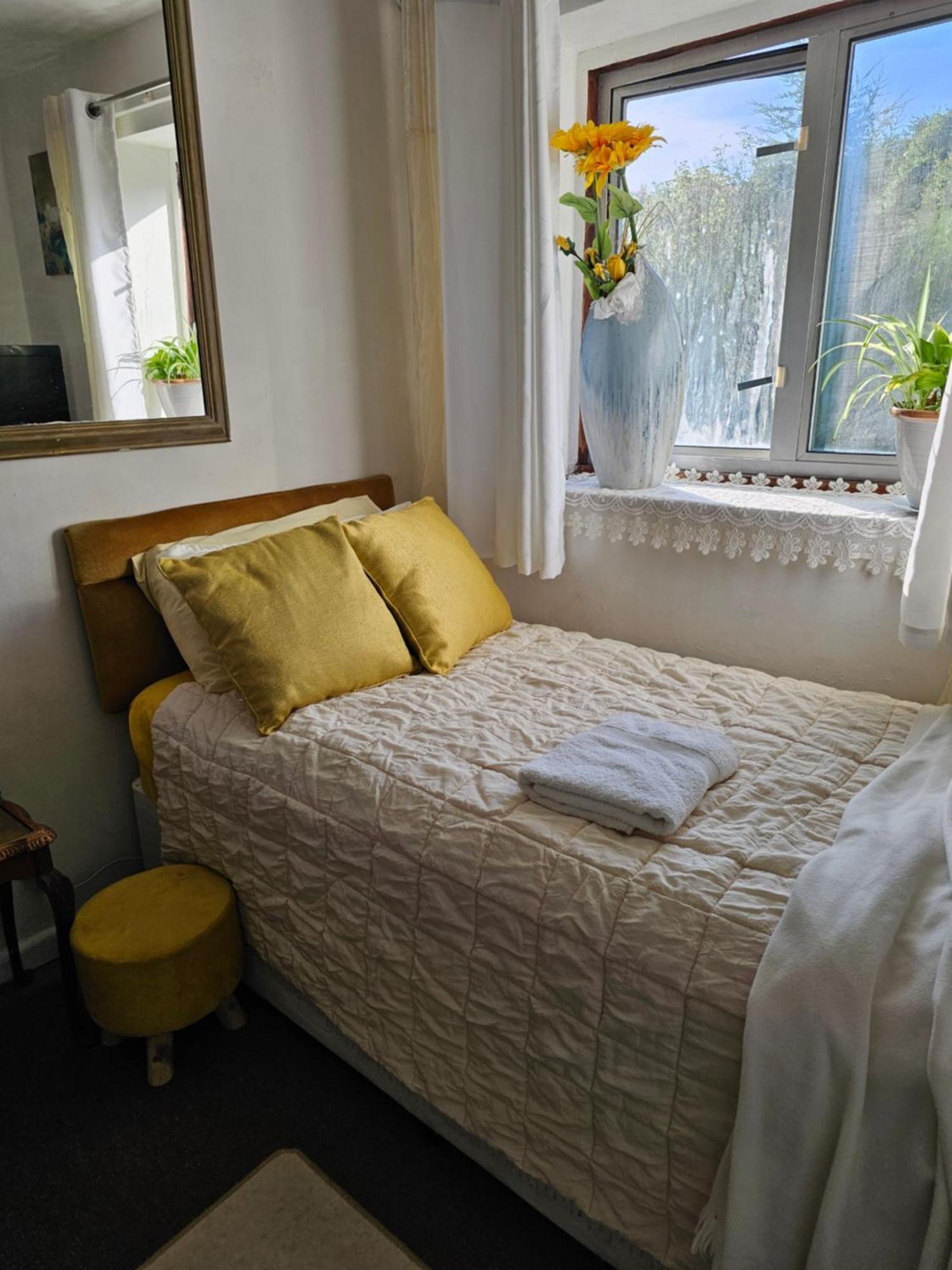 Cuisinease Apartment Ollerton Ngoại thất bức ảnh
